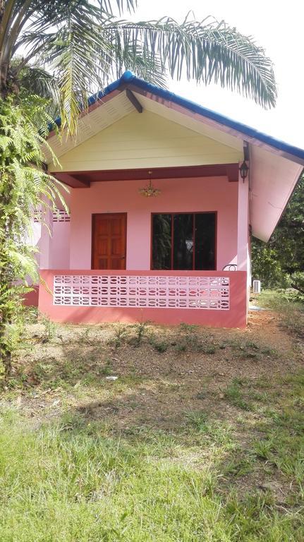 Cashew Nut Bungalows Hotell Ao Nang Exteriör bild