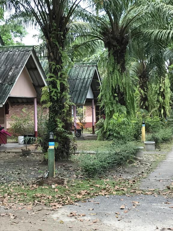 Cashew Nut Bungalows Hotell Ao Nang Exteriör bild