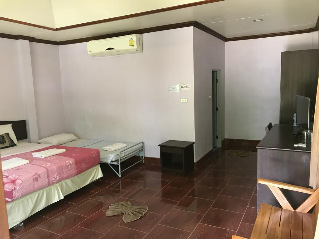 Cashew Nut Bungalows Hotell Ao Nang Exteriör bild