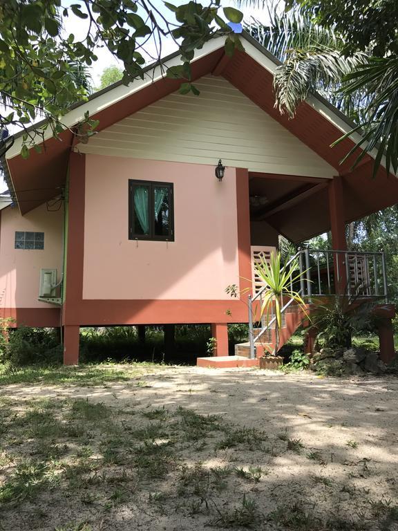 Cashew Nut Bungalows Hotell Ao Nang Exteriör bild