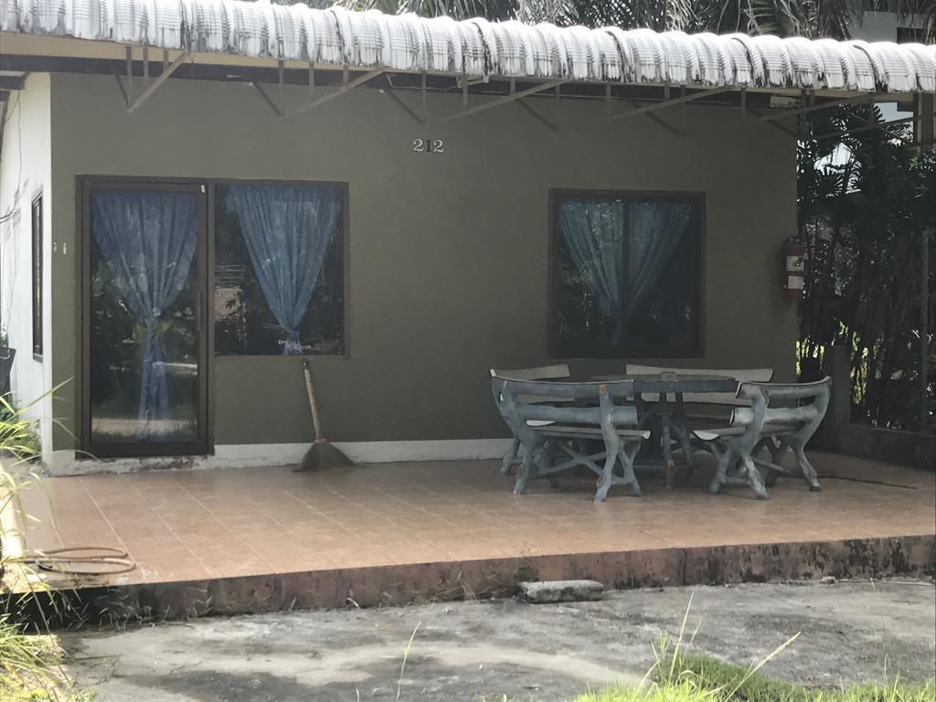 Cashew Nut Bungalows Hotell Ao Nang Exteriör bild