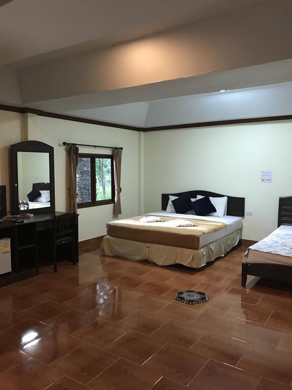 Cashew Nut Bungalows Hotell Ao Nang Exteriör bild