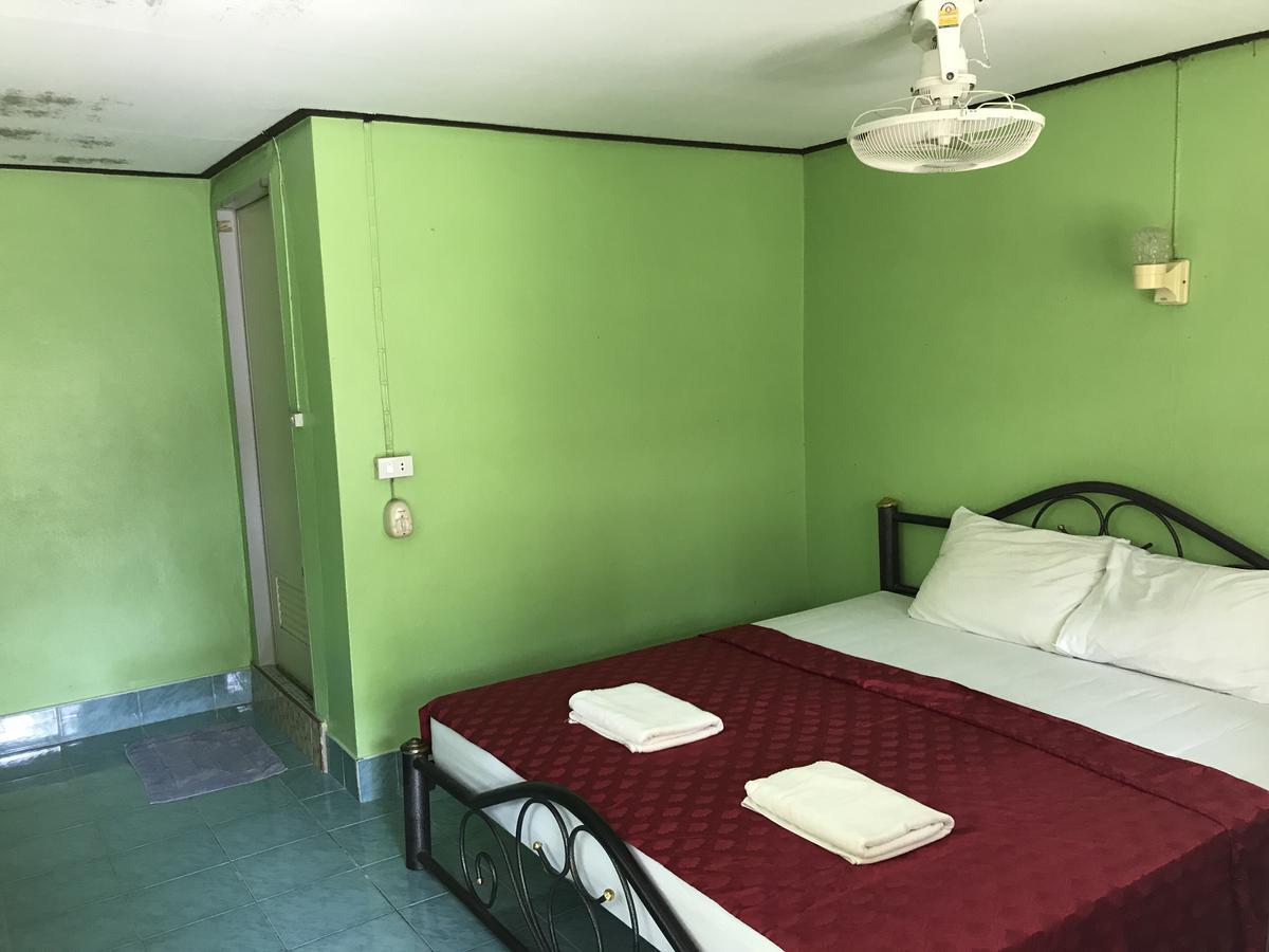 Cashew Nut Bungalows Hotell Ao Nang Exteriör bild