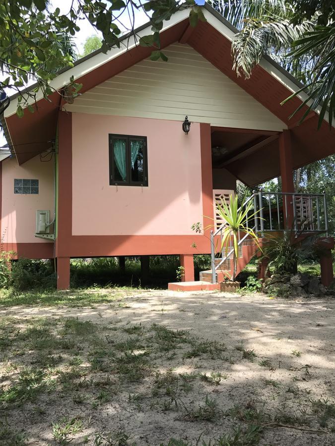 Cashew Nut Bungalows Hotell Ao Nang Exteriör bild